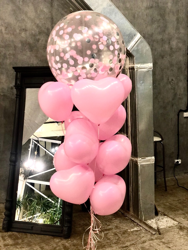 Набор шаров.Розовые латексные сердца и шар гигант с конфетти
